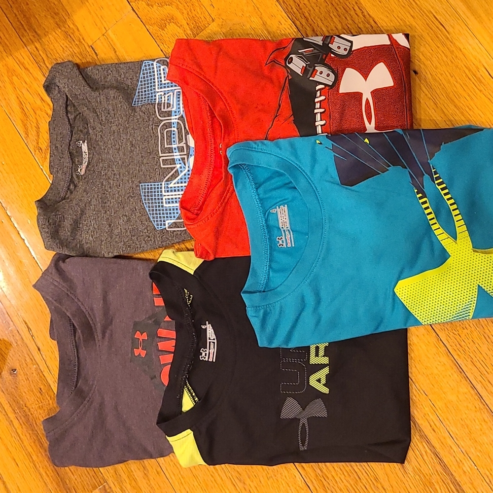 Bundle of boys under armour t shirts